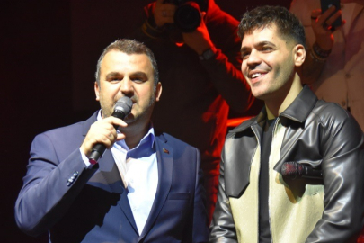 Emir Can İğrek Tekirdağlı Hayranlarıyla Ertelenen Konserde Buluştu