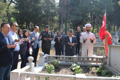 Şehit Üsteğmen Yıldırım ve Şehit Öğretmen Tunca Edirne'deki Kabirleri Başında Anıldı