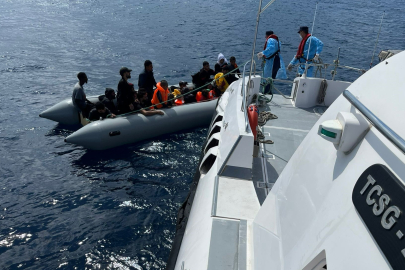 Yunanistan Ölüme Terk Ediyor, Türk Sahil Güvenlik Kurtarıyor