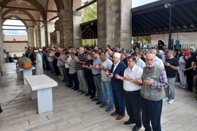 Edirne’de Acun Ilıcalı’nın Öğretmenine Son Görev