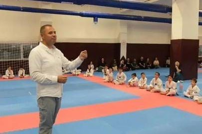 Başkan Bulut, Başarılı Taekwondo Sporcularını Tebrik Etti