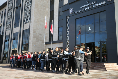 Çanakkale'de 6 Kişinin Yaralandığı Silahlı ve Bıçaklı Kavgaya Karışan Şüpheliler Adliyede