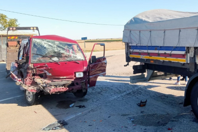 Tekirdağ'da TIR ile Panelvan Çarpıştı: 12 Yaralı