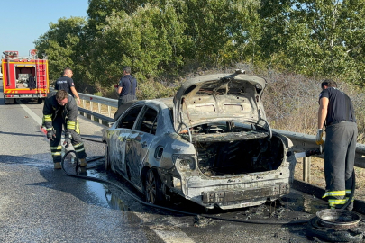 Seyir Halindeki Otomobil Yanarak Küle Döndü