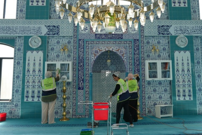 Marmaraereğlisi'nde Camiler Haftası Kapsamında Temizlik ve Hediye Dağıtımı