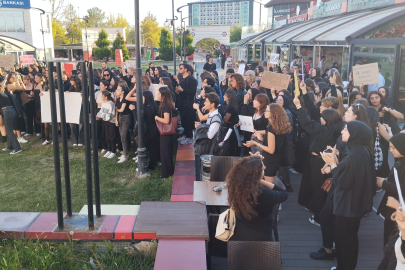 Kadın Cinayetlerine Siyah Protesto