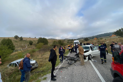 Kırklareli'nde İki Otomobilin Çarpıştığı Kazada 2 Kişi Yaralandı