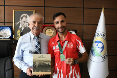 Mehmet Özcan'dan Tek’e Tebrik