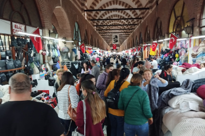 Tarihi Çarşılarda Hafta Sonu Yoğunluğu