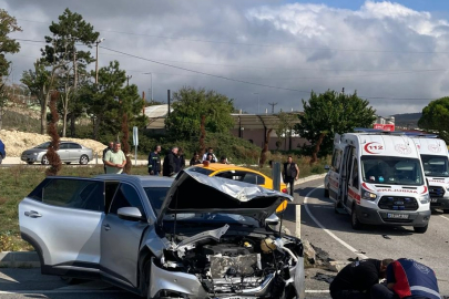 Kırklareli'nde Taksi ile Otomobilin Çarpıştığı Kazada 4 Kişi Yaralandı