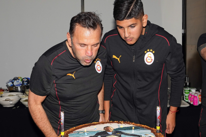 Galatasaray’da Okan Buruk’un Doğum Günü Kutlandı