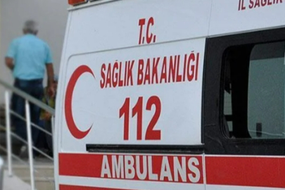 Çanakkale'de Otomobilin Çarptığı Yayalardan 1'i Öldü, Diğeri Yaralandı