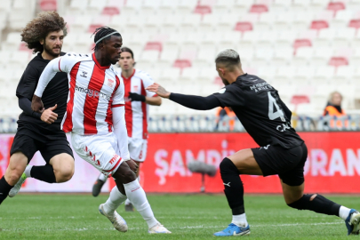 Sivasspor, Sahasında Atakaş Hatayspor'u 3-2 Yendi