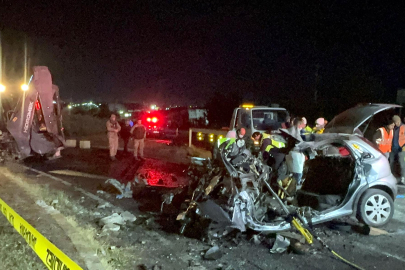 Tekirdağ’da İş Makinesine Çarpan Otomobil Alev Aldı; 5 Ölü