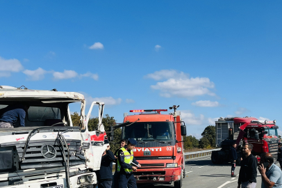 Beton Mikseri İle Tırın Çarpışması Sonucu 1 Sürücü Yaralandı