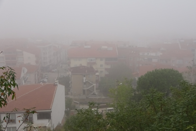 Edirne'de Yoğun Sis; Binalar Gözden Kayboldu