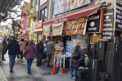 Mağazanın Ucuzluk Kampanyasına Yoğun İlgi