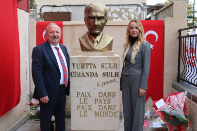 Fransa'da Atatürk Büstünün Açılış Töreni Yapıldı