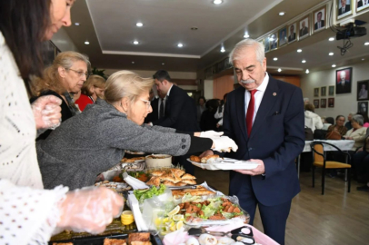 Başkan Özcan Cumhuriyet Kermesi’ne Katıldı