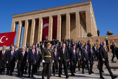 Cumhurbaşkanı Erdoğan Başkanlığındaki Devlet Erkanı Anıtkabir'i Ziyaret Etti