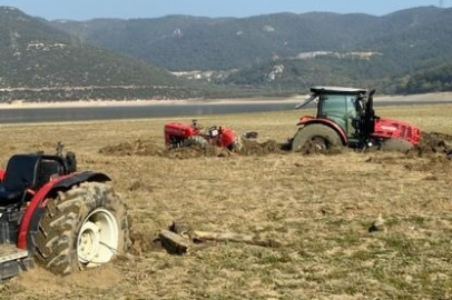 Pikniğe Gidenler de ve Onları Kurtarmaya Gidenler de Bataklığa Saplandı