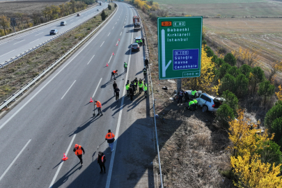 Edirne'de Şarampole Devrilen Cipteki 2 Kişi Öldü, 3 Kişi Yaralandı