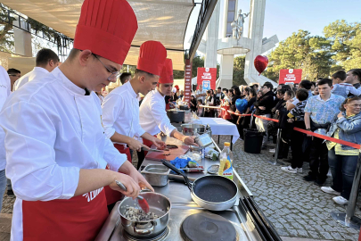 Edirne'de Liseli Şefler, En Lezzetli 'Ciğer Sarma'yı Yapmak İçin Yarıştı