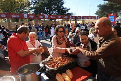 Edirne'deki Festivalde Meşhur Tava Ciğerini Tatmak İsteyenler Kuyruk Oluşturdu