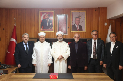 Erbaş, Edirne İl Müftüsü Aksu'ya Cübbe Giydirdi