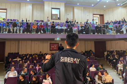 Polisten Kolej Öğrencilerine Siber Güvenlik Eğitimi