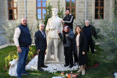 Keşan Belediyesi'nden Atatürk Anıtına Özenli Restorasyon