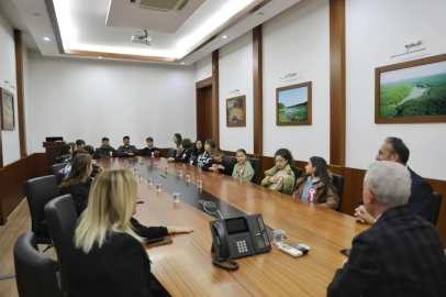 Vali Turan, Avrupa Yerel Demokrasi Haftası Kapsamında Öğrencileri Ağırladı