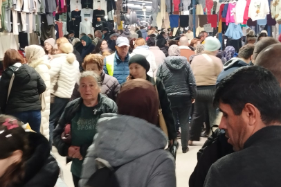 Ulus Pazarı’nda Yoğun Kalabalık