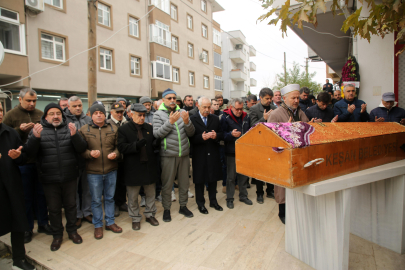 Evinde Ölü Bulunan Begüm Hemşire, Rahatsızlanınca İhbarda Bulunup, Kapıyı Açık Bırakmış