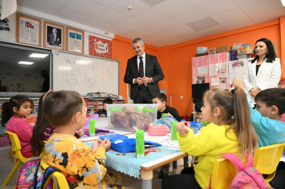 Edirne Valisi Yunus Sezer'den Cumhuriyet İlk ve Ortaokuluna Ziyaret