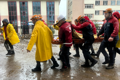 Rize Toprak Kayması Sonucu 1 Kişi Öldü, 4 Kişi Yaralandı