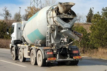 Kırklareli'nde Kara Yoluna Beton Döken Firmaya 106 Bin 229 Lira Ceza Kesildi