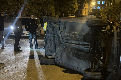 Kırklareli'nde Park Halindeki İki Otomobile Çarpan Sürücü Aracını Bırakıp Kaçtı