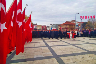 CHP'de Çelenk Krizi