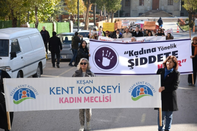 Keşan’da 25 Kasım Kadına Yönelik Şiddete Karşı Yürüyüş Düzenlendi