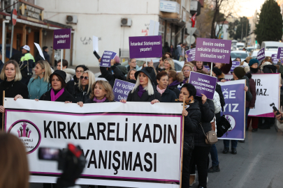 Kırklareli'nde Kadına Yönelik Şiddete Karşı Farkındalık Yürüyüşü Düzenlendi