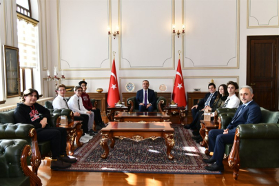 Vali Soytürk NASA’nın Düzenlediği Yarışmada Başarılı Olan Öğrencileri Makamında Kabul Etti