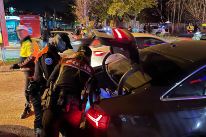 Edirne Polisinden 'Şok' Uygulama: Araçlar Didik Didik Arandı