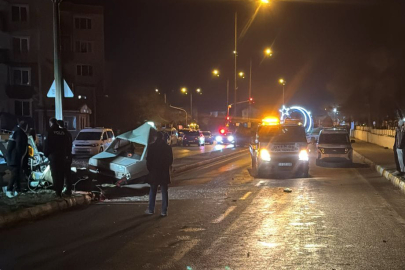 Otomobilin İkiye Bölündüğü Kazada Yaralanan Özcan Kurtarılamadı