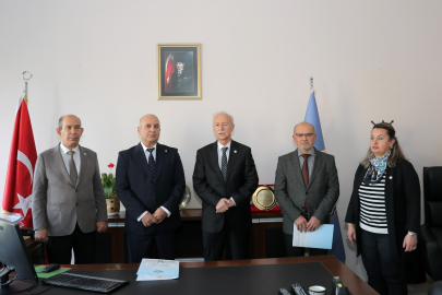 İlahiyat Fakültesinde Devir Teslim Töreni