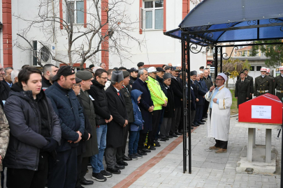 Vali Sezer, Kıbrıs Gazisi İzzet Altınaz’ın Cenaze Törenine Katıldı