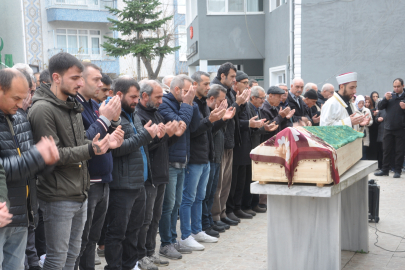 Kırklareli'nde Eski Eşi Tarafından Öldüren Kadının Cenazesi Toprağa Verildi