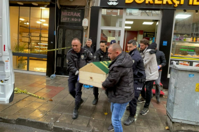 Tekirdağ'da Bir Kişi Karısının Arkadaşını Bıçakla Öldürdü, Eşini de Ağır Yaraladı