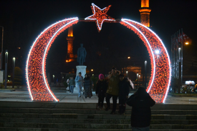 Edirne’de Vatandaşlardan Ay Yıldızlı Taka İlgi