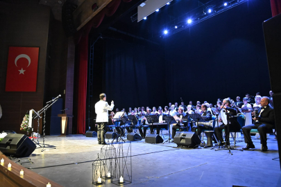 Vali Soytürk Nadide Türk Müzik Topluluğu'nun Konserine Katıldı